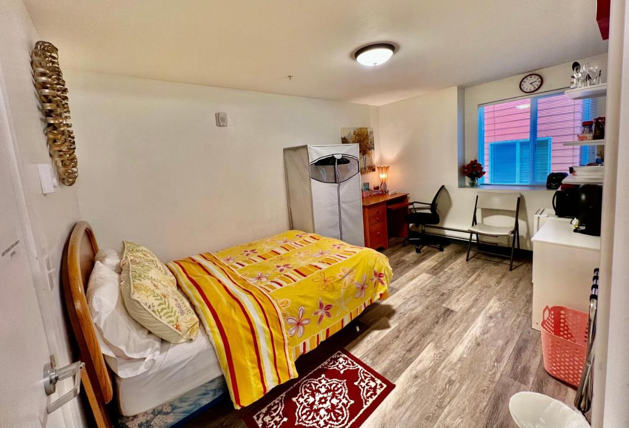 Micro Studio Apartment 10 Minutes Walk To University Of Washington Сиэтл Экстерьер фото