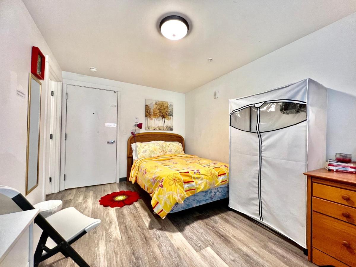 Micro Studio Apartment 10 Minutes Walk To University Of Washington Сиэтл Экстерьер фото